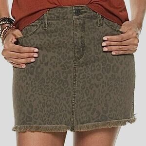 NWT Mudd Leopard Print Denim Skirt Womens Size 7 Boho Frayed Hem